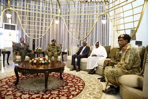 Sudan News Agency Suna 🇸🇩 On Twitter وصول أفورقي للخرطوم وصل الى الخرطوم صباح اليوم السبت