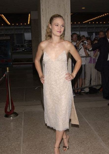 49 Sexy Julia Stiles Feet Pictures Will Make You Go Crazy For This Babe The Viraler