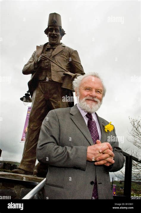 Sir Anthony Hopkins Unveiling Tommy Cooper Statue Caerphilly Stock