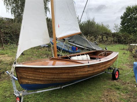 Twinkle 12 Sailing Dinghy Wooden Sailing Boat For Sale