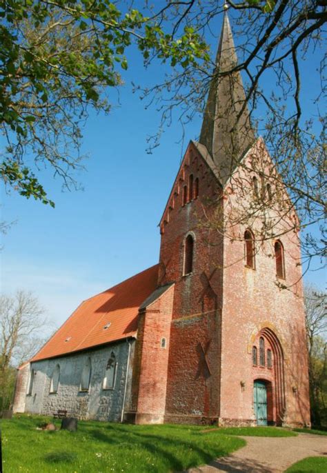 Maybe you would like to learn more about one of these? Kating - St. Laurentius-Kirche - Eiderstedt.net