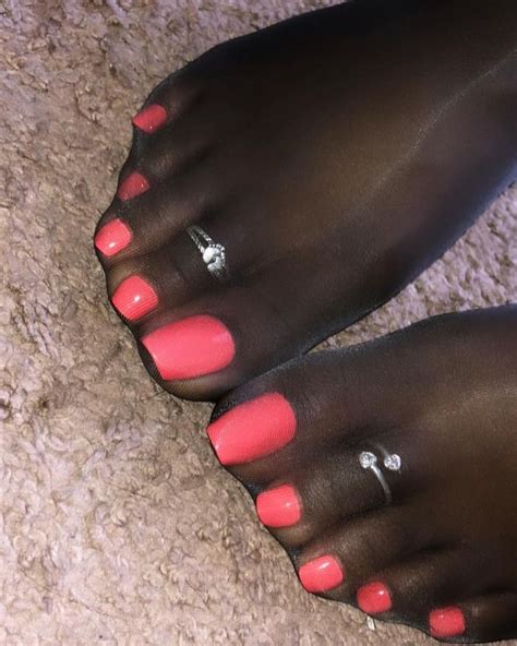 pin by stan on pretty brown feet toe nail color pretty toe nails acrylic toes