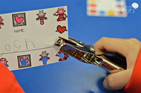 Punch cards enabled the rise of the digital world, but they were also outdone by it. The Power of a Punch Card | Reading in Room 11