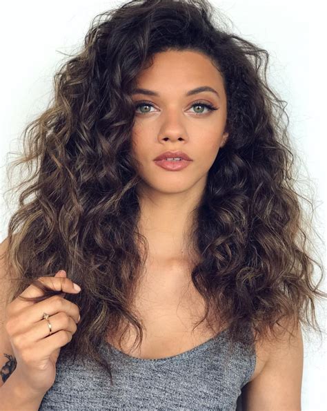 Pinterest Deborahpraha ♥️ Beautiful Curly Voluminous Hair Hairstyles