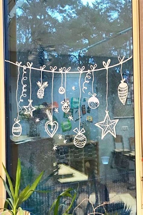 30 Creative Christmas Window Decorations Ideas Koees Blog Christmas