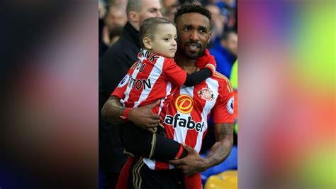 sunderland s jermain defoe teams up with east durham college to support bradley lowery