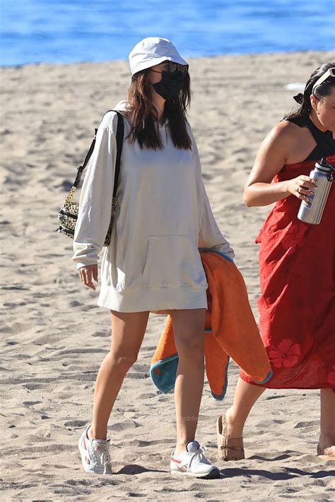 Pregnant Emily Ratajkowski Looks Incredible As She Hits The Beach In A