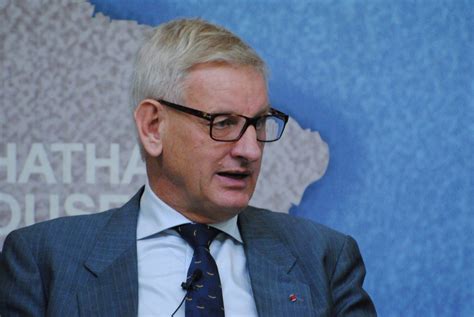 Carl bildt was the prime minister of sweden between 1991 and 1994. Carl Bildt: Sätt munkavle på Tegnell | Fria Tider