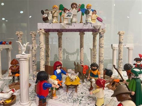 más de 1 000 figuras de playmobil para recrear las escenas clásicas de la navidad interes madrid