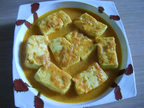 Aneka masakan rumahan ini bisa jadi inspirasi untuk anda yang ingin membuat masakan enak bagi keluarga tercinta. aneka masakan nusantara: Gulai Tahu