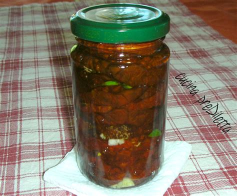 Check spelling or type a new query. Pomodori secchi sott' olio, ricetta | cucina preDiletta