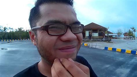Kelong paradise waterfront resort is a haven for diehard anglers. Trip to Kelong Paradise Part 1 - YouTube