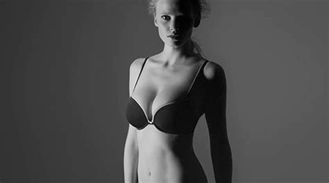 Музыка из рекламы Calvin Klein Underwear Naked Glamour Lara Stone John Connolly