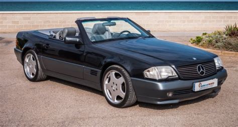 If you need to replace a blown fuse in your sl500, make sure you replace it with one that has the same amperage as the blown fuse. 1990 Mercedes-Benz SL - 500 SL | Classic Driver Market