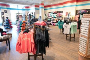 This lodge is famous for its indoor water park, which features water slides if you will be staying at the great wolf lodge niagara falls with your family, book one of the family suites that can sleep between four to six. Great Wolf Lodge - Gift Shop Magazine
