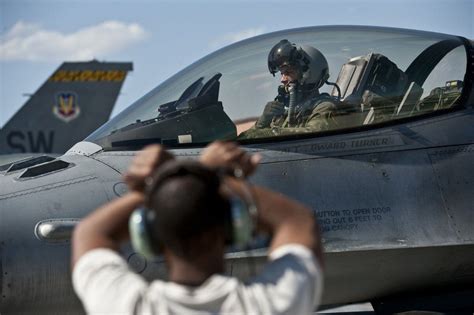 15 Most Unusual Rules That Fighter Jet Pilots Have To Follow