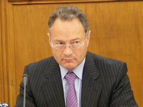 Facebook insanlara paylaşma gücü vererek. Adão Silva critica INEM por ter recorrido | Mensageiro de ...