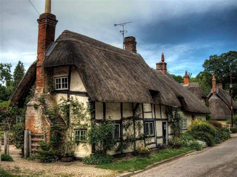 Pin By Yvonne Fitzell On Beautiful Landscapes Thatched Cottage Dream