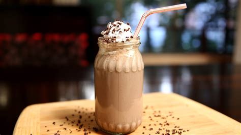 Making a banana free smoothie using chia seeds makes complete sense. How To Make Chocolate Banana Smoothie | Delicious Smoothie ...
