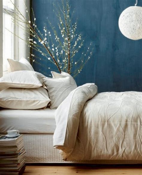 Chambre bleu canard beige archzine fr peinture muralechambre bleu canard vintage mobilier d occasion tr s l gant exemple de d co bleu canard dans une chambre domin e par le beige et le marron lit et lustre style baroque dans une chambre bleu canard id e d co chambre vintage tr s chic la. Une déco en beige et bleu canard dans la chambre | My Blog ...