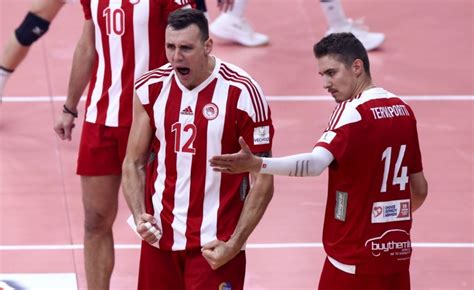 Μεγάλη νίκη των ερυθρολεύκων ο ολυμπιακός άνοιξε το σκορ στο 49ο λεπτό όταν ο ραντζέλοβιτς γύρισε την μπάλα και αυτή βρήκε στον γιαννούλη καταλήγοντας στα δίχτυα. ΟΛΥΜΠΙΑΚΟΣ - ΠΑΟΚ 3-0 σετ (Τελικό) - Βόλεϊ - gavros.gr