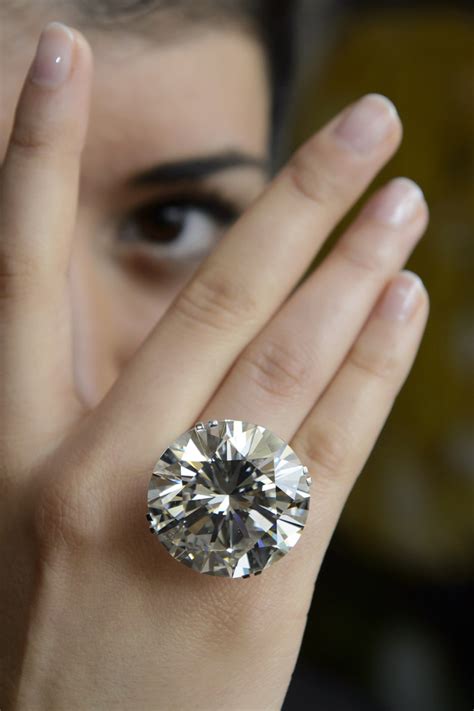 Geneva Jewelry Auction Hauls Record 1415 Million Daily Mail Online