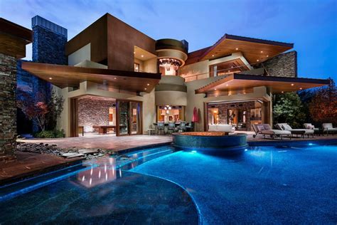 See more ideas about house design, modern mansion, house exterior. Amazing Contemporary and Futuristic Looking Home in Las ...