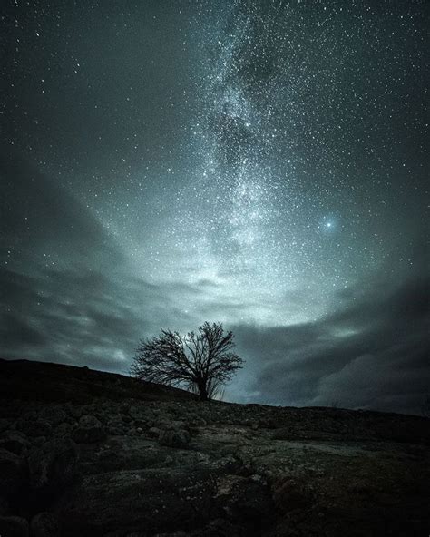 Photographer Captured Stunning Pictures Of Milky Way In