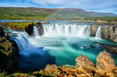 Iceland Fire Under The Ice Terres Sauvages