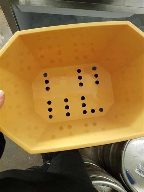 The Holes In The Bottom Of This Ice Bucket Are Weird Rlossedits