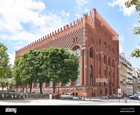 The Institut D Art Et D Arch Ologie Paris An Extraordinary Building Clad In Superbly Detailed