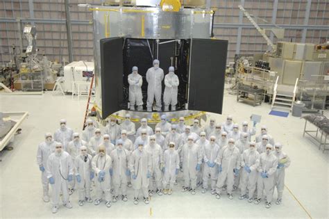 The hubble space telescope's payload computer stopped working on june 13, and nasa has yet to pinpoint the potential problem and solution. NASA - Crew Visits Goddard One Last Time Before Hubble ...