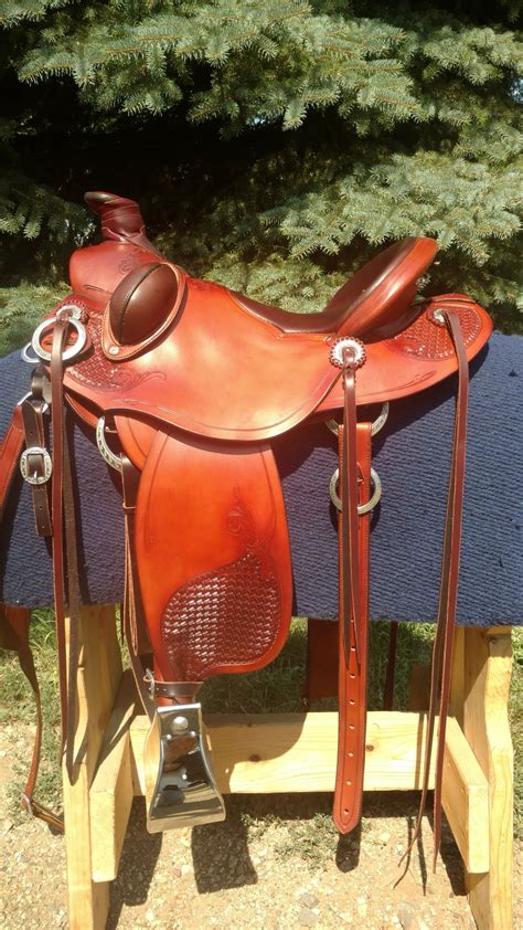 Mule saddles