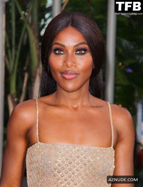 Dewanda Wise Sexy Seen Flashing Her Nude Tits At The Jurassic World