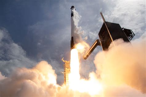 Spacex Announces Allcivilian Flight Crew / Spacex Announces First Ever All Civilian Space Flight 