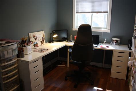 They save space, since most can be. white L-shaped desk | Ikea l shaped desk, Office desk ...