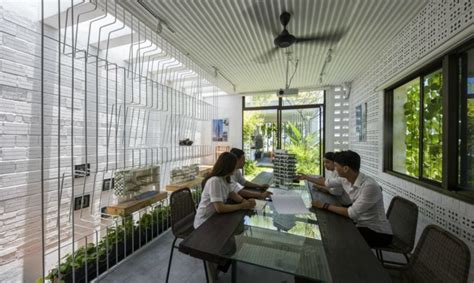 This Amazing Green Office Is Covered With Native Plants That Were