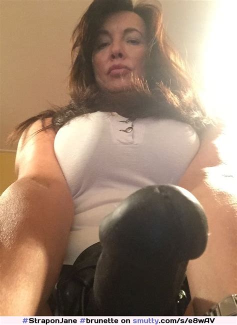Straponjane Brunette Babe Milf Cougar Bigboobs Nn Free Nude Porn Photos