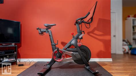 It's a lot like a spin bike you would ride at a boutique fitness studio. Peloton Bike Review & Rating | PCMag.com