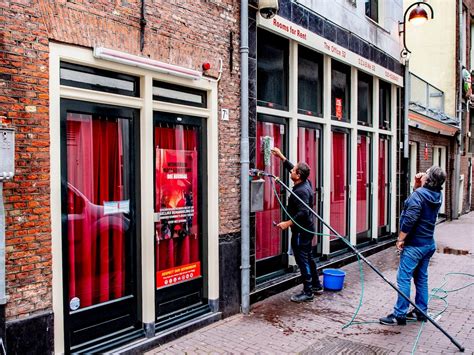 No Kissing Allowed Photos Show How Sex Workers In Amsterdams Red