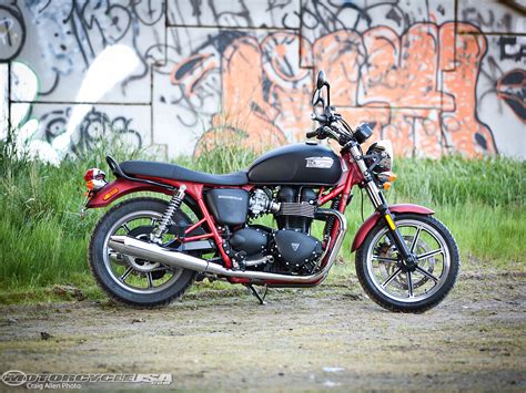 Watch triumph bonneville t100 at oto. 2013 Triumph Bonneville SE: pics, specs and information ...