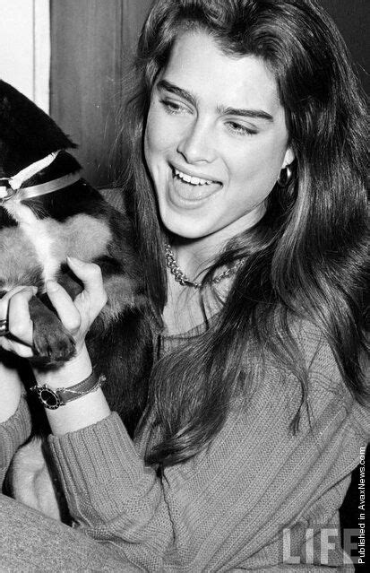 Brooke Shields With Her Dachshund Ginger Life Magazine March 01 1986