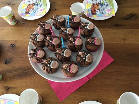 Weitere ideen zu pferde kuchen, einladung kindergeburtstag basteln pferd, kindergeburtstag pferde. Pferdemuffins - das Tüpfelchen auf dem i bei der ...