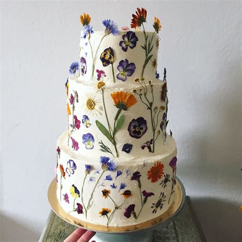 beautiful pressed flowers wedding cake beautiful wedding cakes floral wedding cakes summer