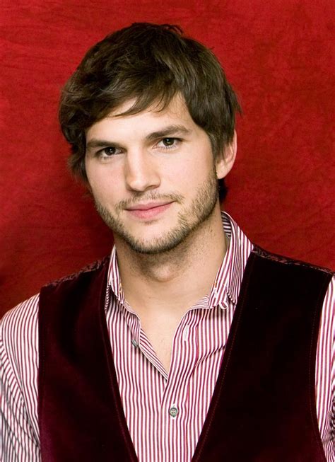 Ashton Kutcher Health Fitness Height Weight Chest Biceps And Waist