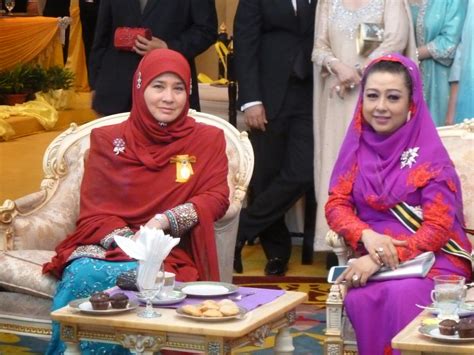 Sultan pahang di persandingan tengku madina &. Tengku Mahkota Pahang Titah Gambar Isteri Tidak Menutup ...