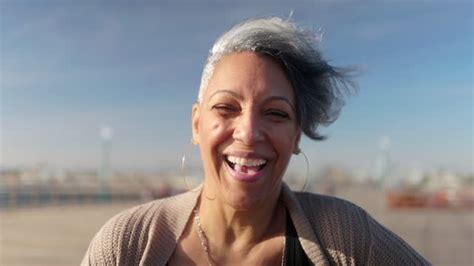 Older Woman Fun Bildbanksvideor Och Videomaterial Från Bakom Kulisserna Getty Images