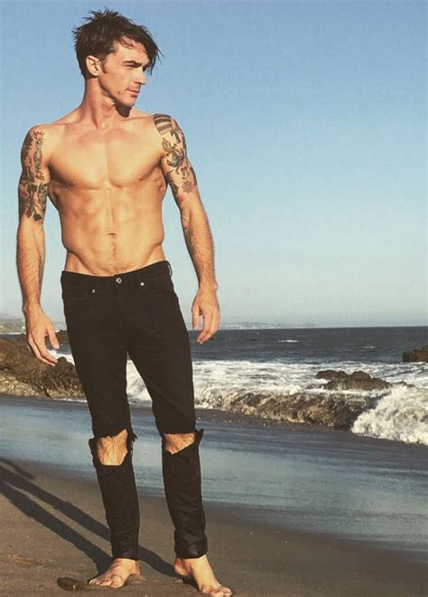 Get in touch with josh peck (@peckj) — 6 answers, 630 likes. Pin by jai k on work out plan | Drake bell, Drake bell now ...