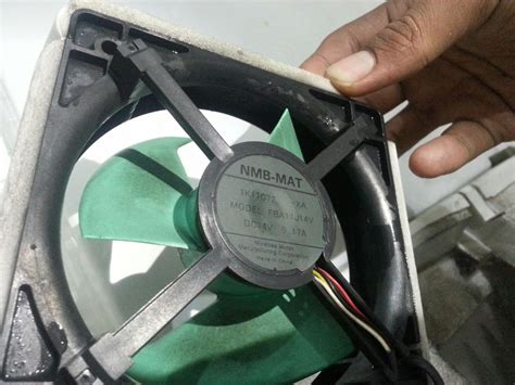 Thermostats membolehkan anda menghidupkan tombol untuk menyesuaikan suhu dalaman tetapi termostat yang gagal tidak akan dapat menyimpan peti sejuk. REPAIR PETI SEJUK 01135495697: 2016
