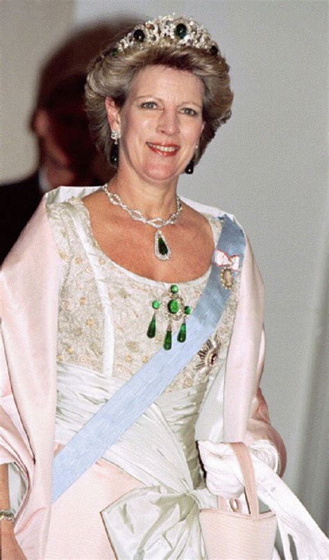 Her two older sisters are queen margrethe ii of denmark and princess. Queen Anne Marie | Greek royal family, Greek royalty ...
